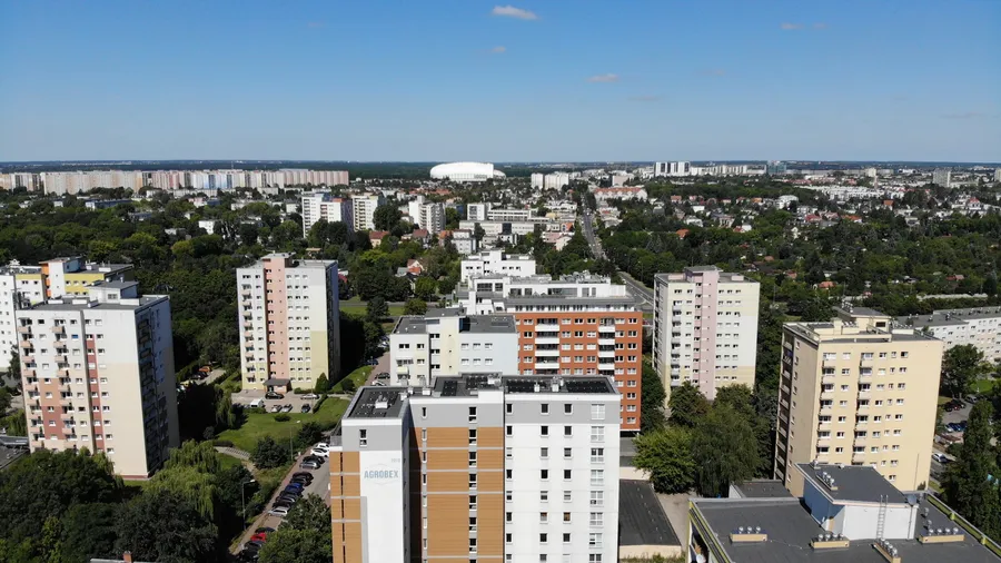 Fotowoltaika 20,88 kWp dla wspólnoty mieszkaniowej – Dach ulica