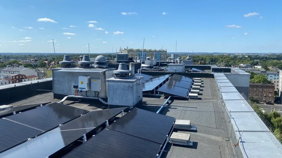 Fotowoltaika 20,88 kWp dla wspólnoty mieszkaniowej – Dach panele falownik